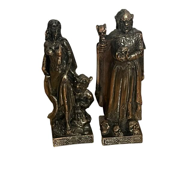 Design Toscano Mystical Legends Chess Set Silver Copper - Picture 11 of 16